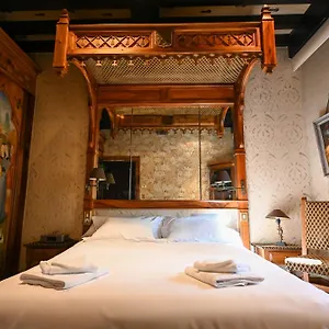 Chateau De Codignat Hotel