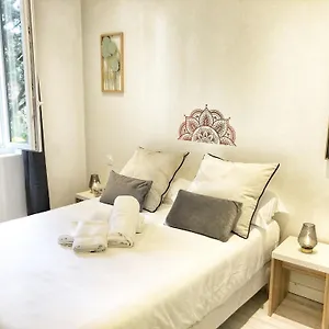 O9 Marches Hotel